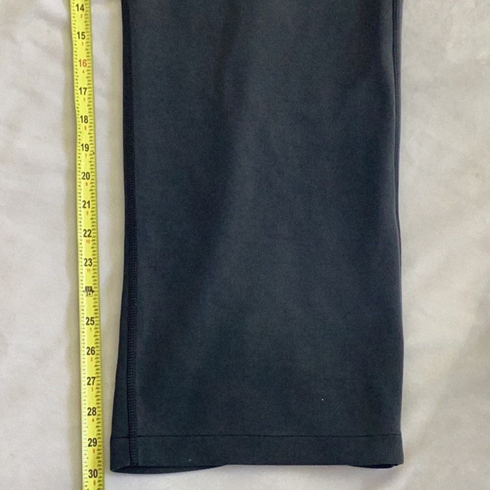 Lululemon pants - Picture 4 of 11